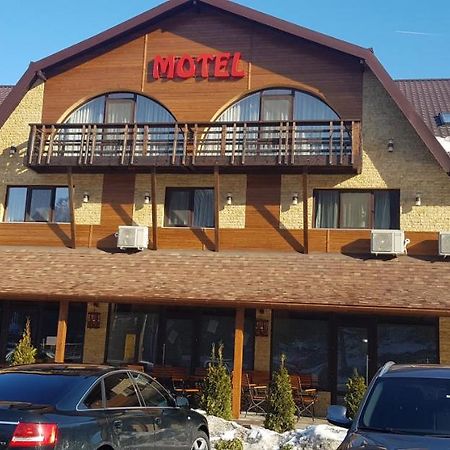 Efm Motel Brezoi Exterior photo